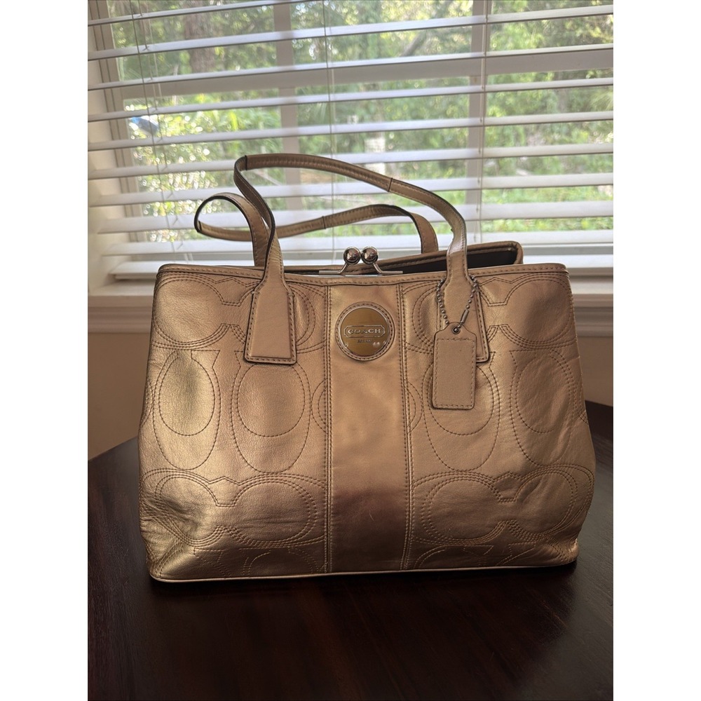 Coach Signature Gold Leather Kiss Lock Mid Frame Shoulder Hobo Handbag Y2K EUC